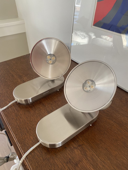 Zwei Philips-Wandleuchten