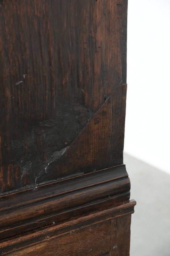 Image 1 of Armoire/meuble ancien en chêne anglais sur support du XVIIe siècle