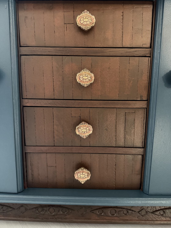 Image 1 of Laag dressoir gerestyled 