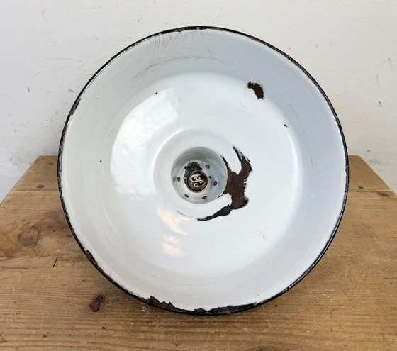 Image 1 of Industriële zwarte emaille fabriekshanglamp, jaren 60