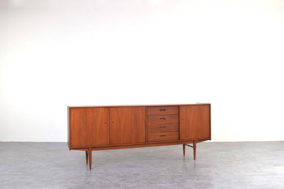 Image 1 of Buffet danois en teck, style milieu du XXe siècle, années 1960.
