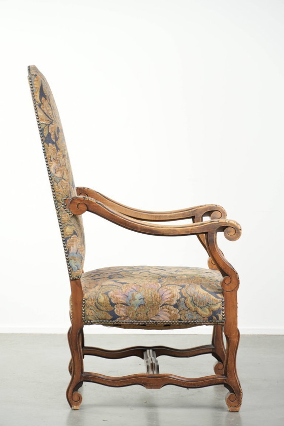 Image 1 of Sierlijke antieke eikenhouten fauteuil/ bijzet/ bureaustoel met een luxe dikke stof met bloemen motieven
