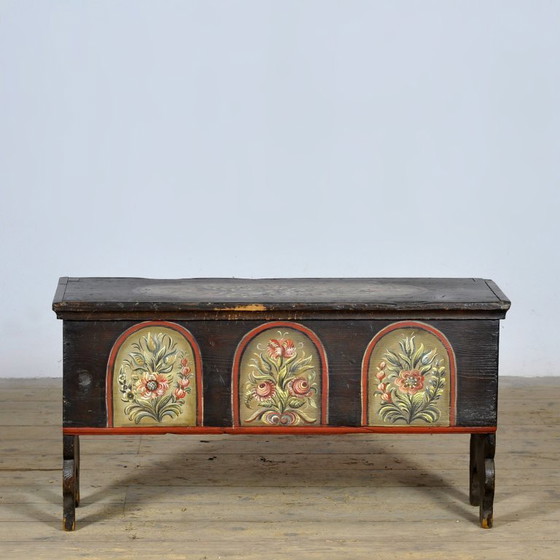 Image 1 of Baúl de bodas de arte popular, circa 1850