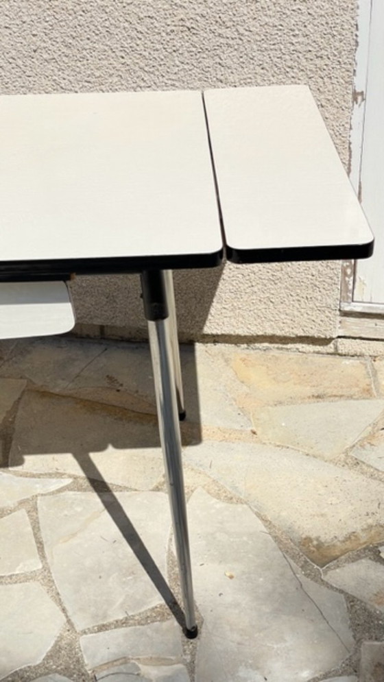 Image 1 of Vintage Formica table with 2 extensions