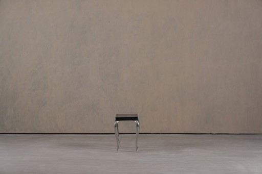 Silla/Mesa auxiliar Lola Mundo de Philippe Starck para Driade, Italia, década de 1980.