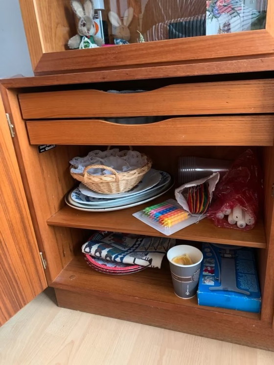 Image 1 of Deense klassieke vintage vitrinekast van Omann Jun, jaren 70, teakhout