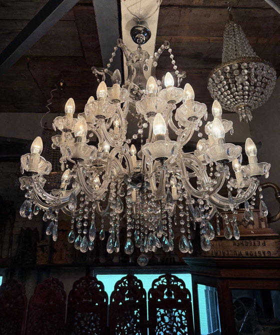 Image 1 of Très grand lustre ancien en cristal