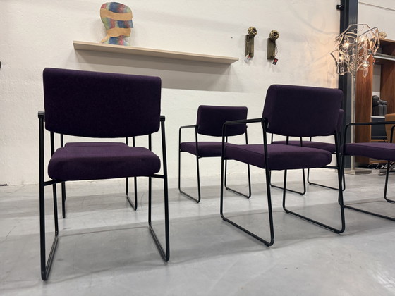 Image 1 of 6 sedie da pranzo Harvink Duck in tessuto viola