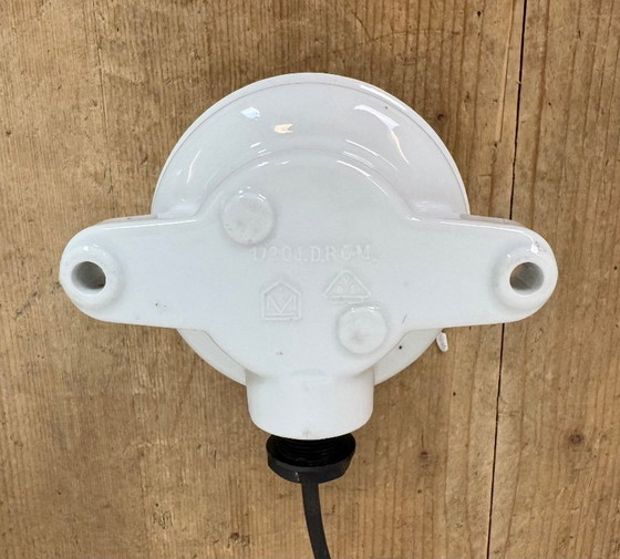 Image 1 of Plafonnier vintage en porcelaine avec verre laiteux, années 1950