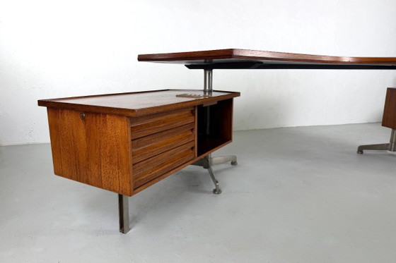 Image 1 of Scrivania T96 di Osvaldo Borsani per Tecno - anni '60