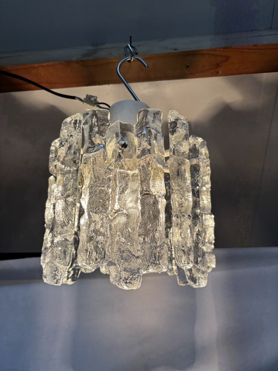 Vintage J.T. Kalmar ijsglas hanglamp jaren '60/'70 design – J.T. Kalmar Franken, Plafondlampen (photo 4 of 10)