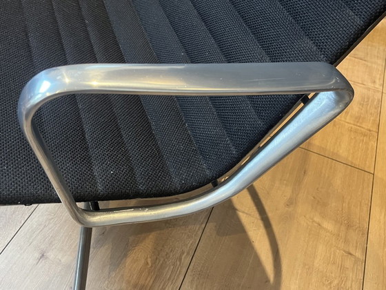Fauteuil lounge Charles & Ray Eames EA 124 en aluminium - Toile Hopsack noire Herman Miller (photo 15 of 16)