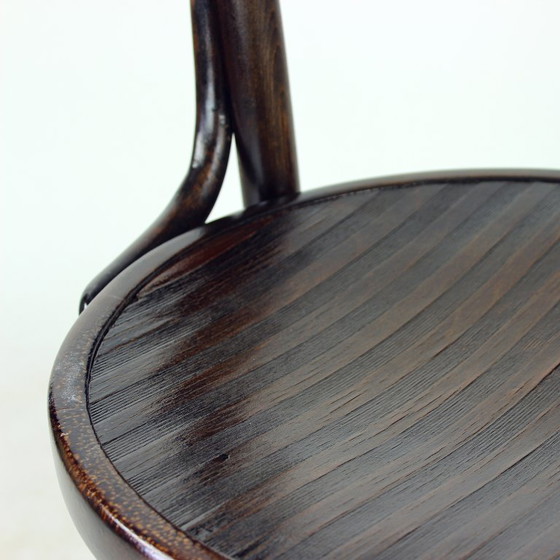 Bentwood Chair by Thonet, Czechoslovakia 1940s – Dining chairs, Klassiek (photo 13 of 15)