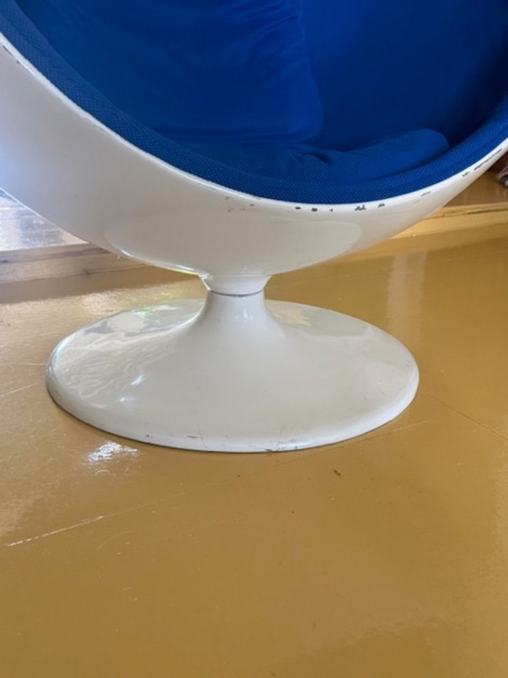 Image 1 of vintage Ball Chair