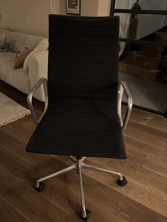 Image 1 of Vitra EA119