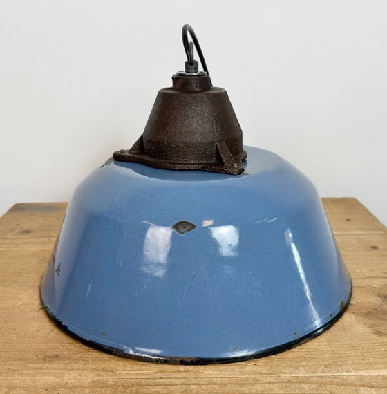 Image 1 of Industriële hanglamp van blauw emaille en gietijzer, jaren 60
