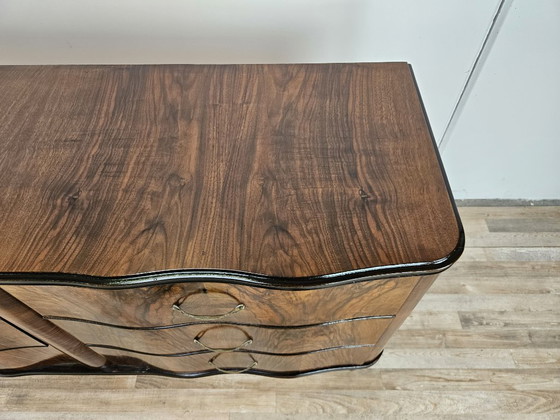 Image 1 of Commode Art déco des années 1950 en ronce de noyer