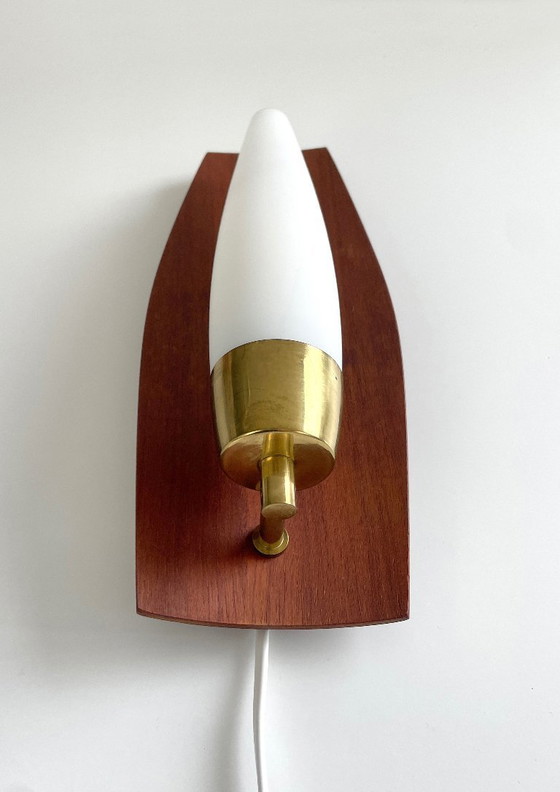 Image 1 of Applique murale moderne du milieu du siècle, design scandinave vintage en teck