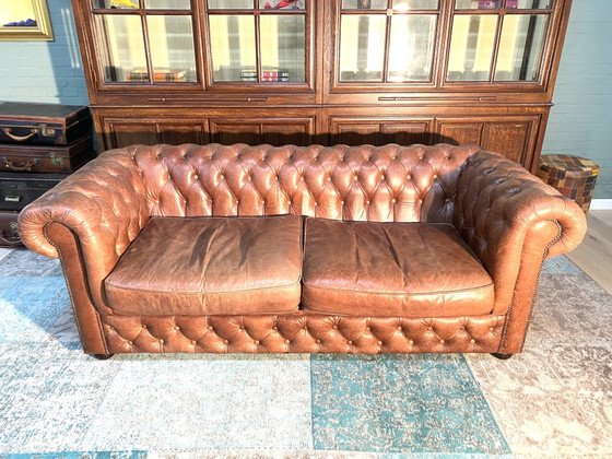 Image 1 of Robusto divano Chesterfield color cognac