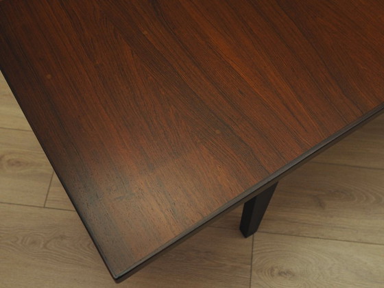 Sideboard aus Palisanderholz auf schwarzem Gestell, furnierte Platte, dänisches Design aus den 1970er Jahren (photo 7 of 12)