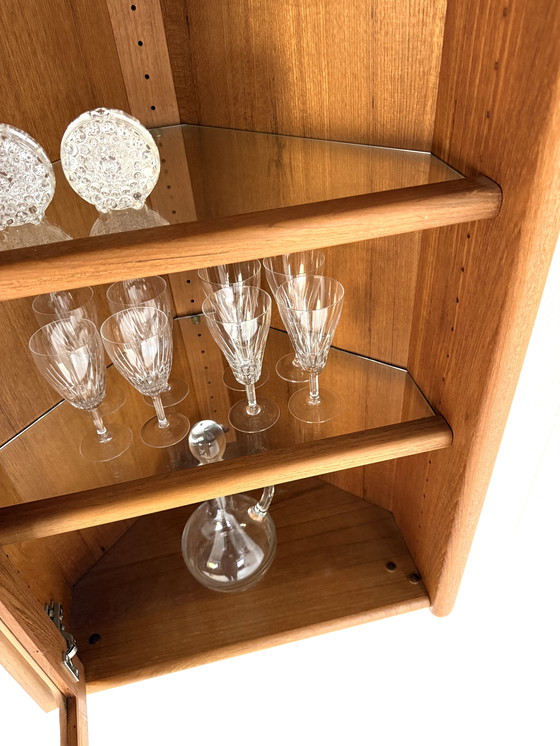 Image 1 of Vetrina vintage sospesa (ad angolo), Dyrlund '70