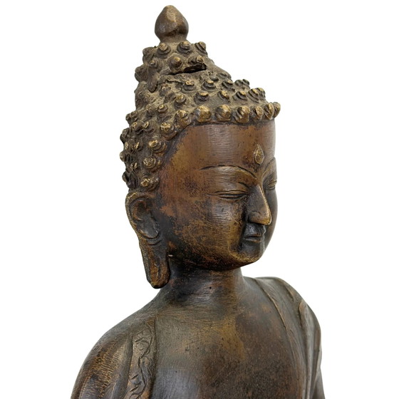 Monumentale 18e-eeuwse Boeddha Shakyamuni uit Ladakh — Vuurverguld Brons – Beeldhouwkunst (photo 11 of 11)