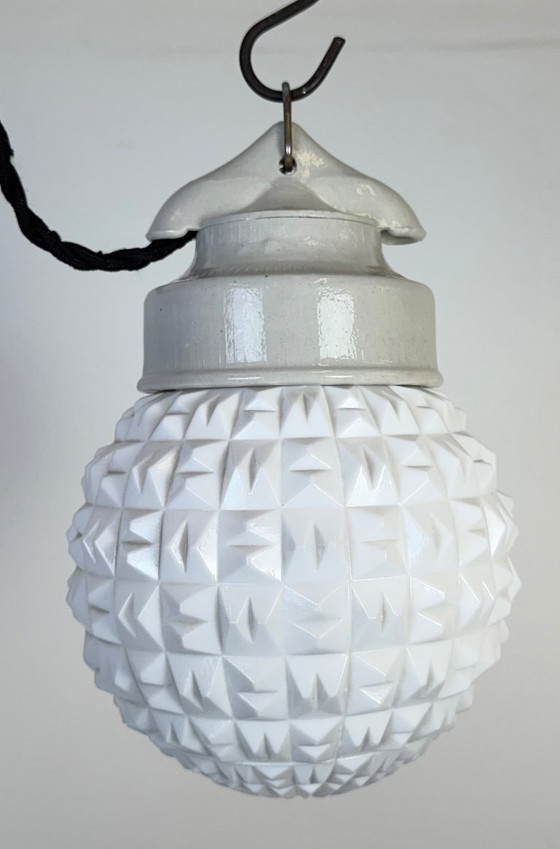 Image 1 of Vintage witte porseleinen hanglamp, jaren 70