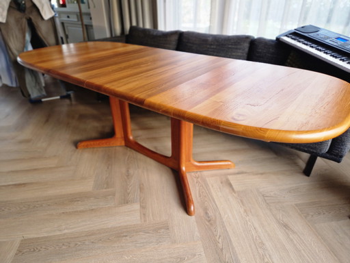 Mesa de comedor de teca de Glostrup