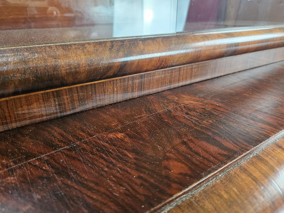 Image 1 of 1930s Art Deco Display Cabinet in Walnut and Walnut Root