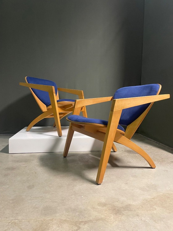 Fauteuil Getama, conçu par Hans J. Wegner, bois et textile bleu, Scandinavian (photo 2 sur 10)