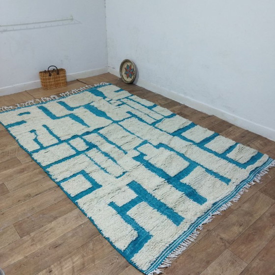 Image 1 of Handwoven Berber Rug – Handmade Moroccan Carpet | 290 × 190 cm