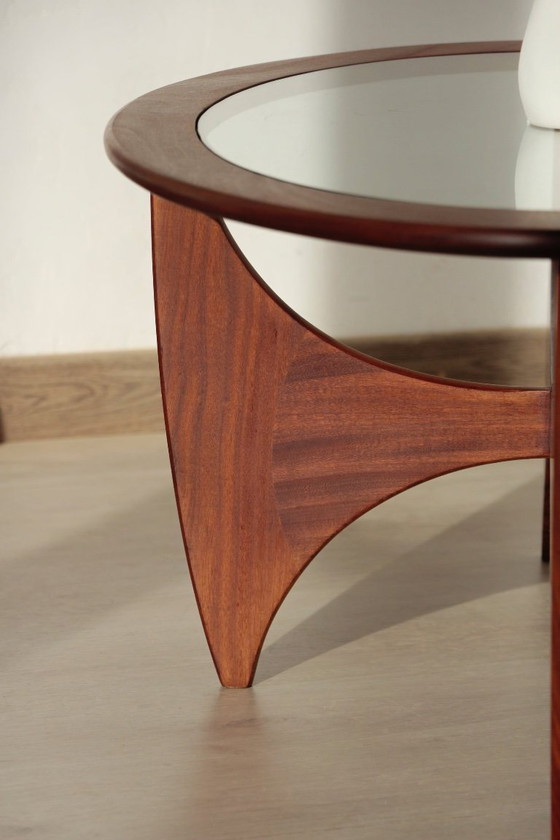 Image 1 of Table basse ovale - Modèle Astro - G Plan - N°2