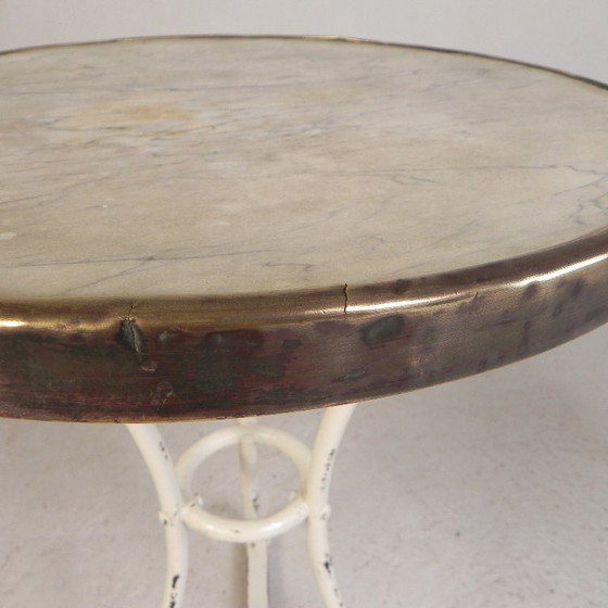Table de bistrot avec plateau en marbre et bordure en laiton, début du XXe siècle – Tables de salle à manger (photo 11 of 20)