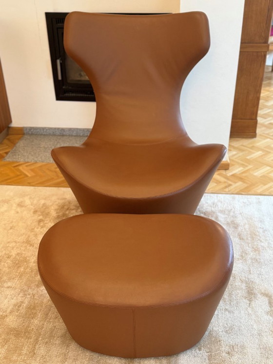 Image 1 of B&B Italia Papilio fauteuil en voetenbank | Bruin leer