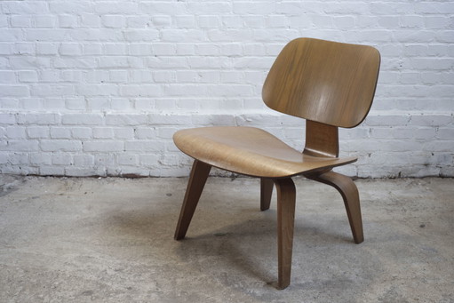 Poltrona LCW in frassino, Charles &amp; Ray Eames, primo Herman Miller