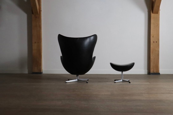 Image 1 of Early Arne Jacobsen “Egg” Chair with Ottoman for Fritz Hansen, Denmark 1963