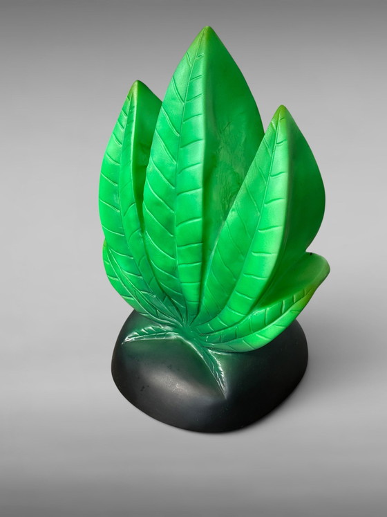 Image 1 of Retro Vogler GmbH 'Marijuana' Leaf Lamp – Green/Black Plastic vintage design