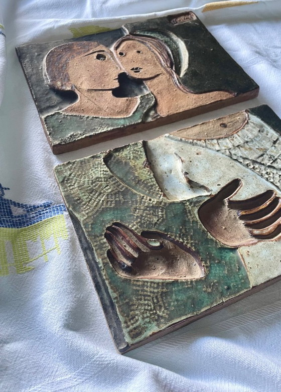 Image 1 of Carreau d'art mural figuratif moderniste en grès polychrome 1975