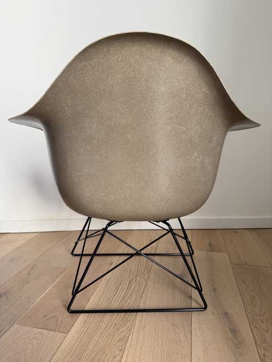 Image 1 of CUNA PARA GATOS CHARLES Y RAY EAMES HERMAN MILLER NO VITRA KNOLL