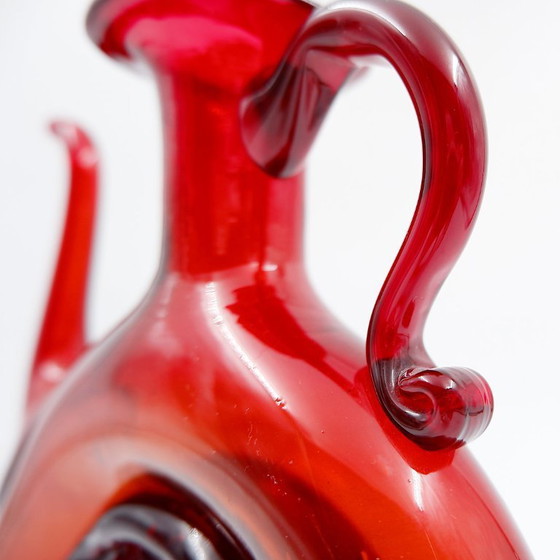 Image 1 of Caraffa vintage in vetro soffiato rosso "Anneau"