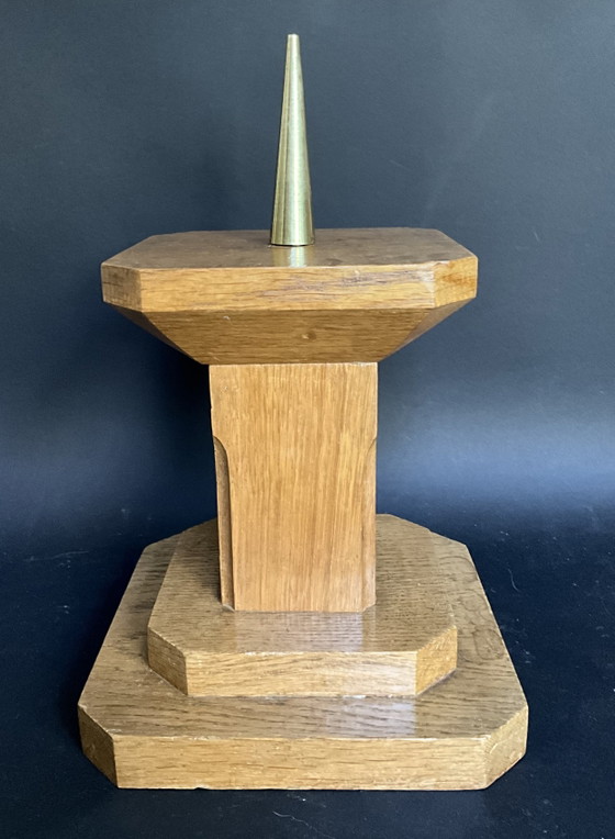 Image 1 of Juego de 4 candelabros de altar de roble francés, circa 1940.