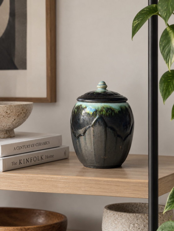 Vaso in ceramica Art Déco con coperchio — Faïencerie De Thulin, Belgio – Oggetti decorativi (photo 2 of 13)