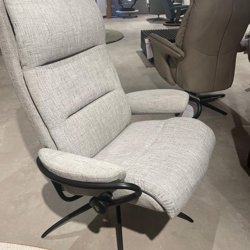Tokyo recliner