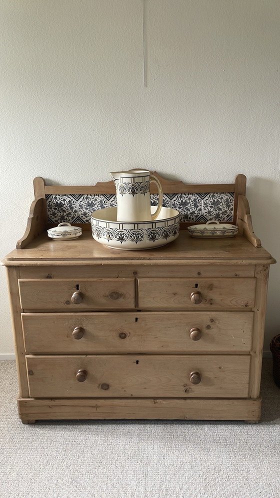 Antike Kiefernkommode mit Spritzschutz, Kommoden, Holz, Braun (Foto 3 von 5)