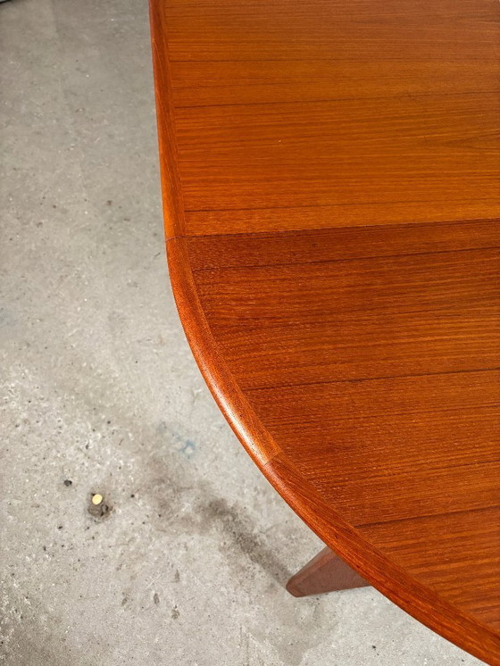 Image 1 of Round Extendable Dining Table — H. Sigh & Søn, Denmark