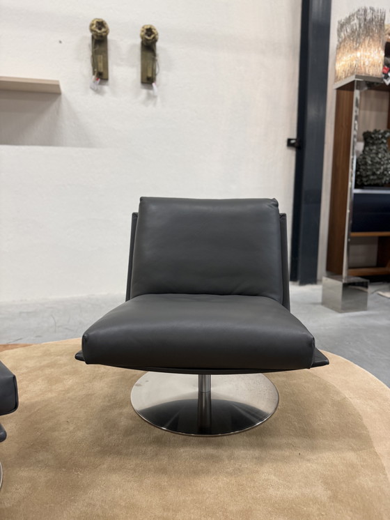 Image 1 of Leolux Kudo Fauteuil Met poef Raffino Shark leer