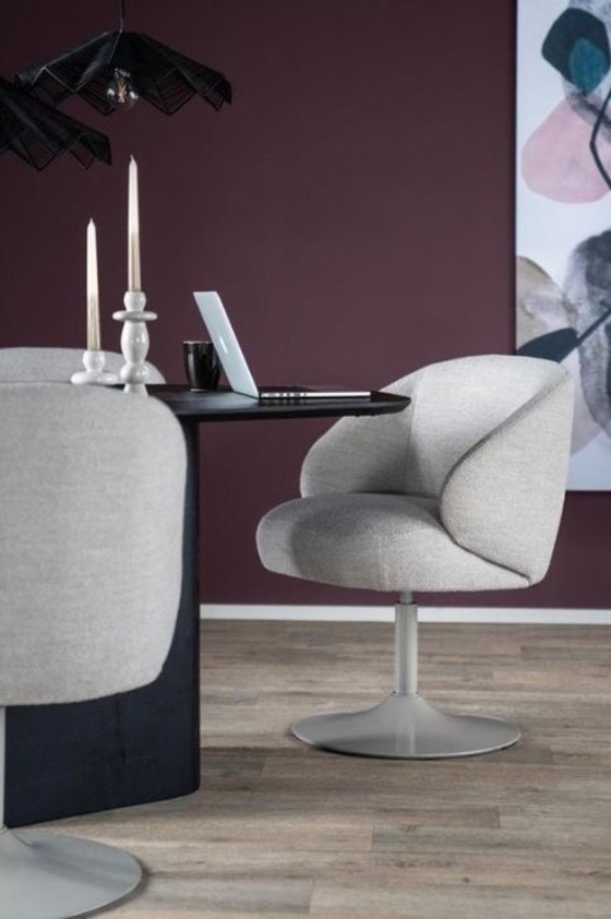 Image 1 of 3 pieces, as new, Mid Century Style tulip-base armchairs, very comfortable