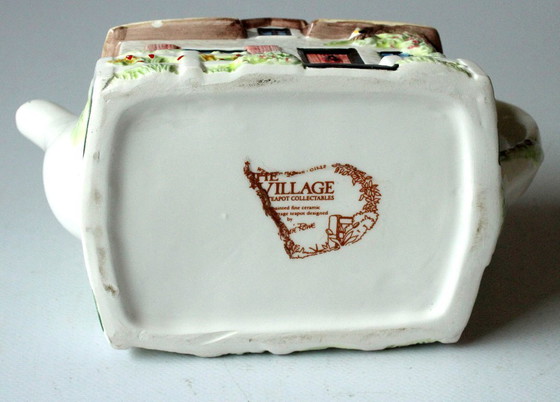 Image 1 of Tetera de diseño, cerámica pintada a mano por Annie Rowe.