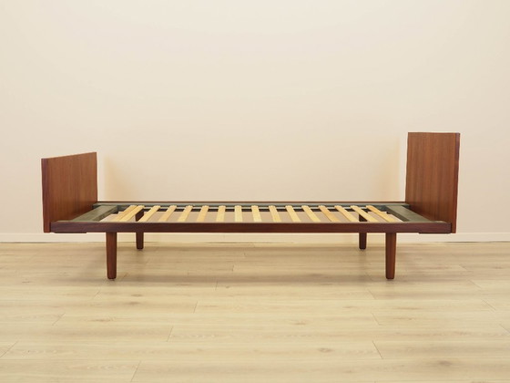 Image 1 of Cama de teca, diseño danés, década de 1960, diseñador: Hans J. Wegner, fabricante: Getama