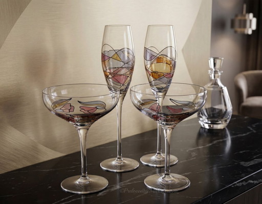 4 calici da champagne Paul Nagel Germany, soffiati a mano, dipinti a mano e con decorazioni dorate.